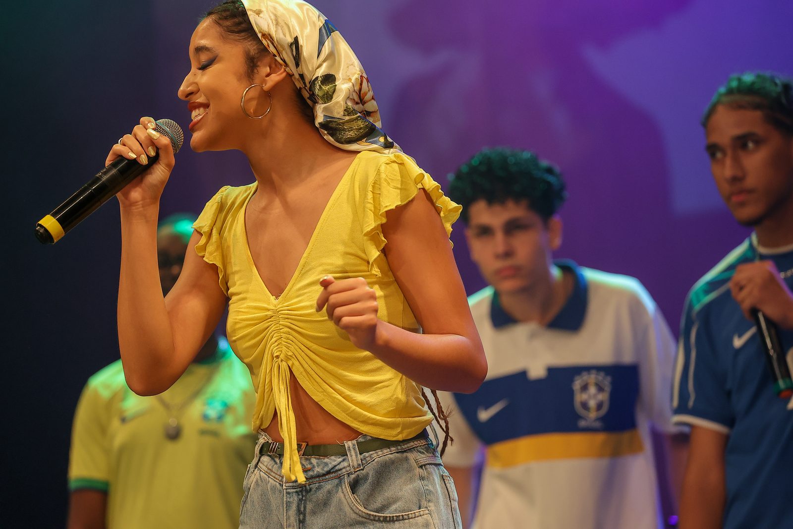 Cantora do coletivo na apresentação